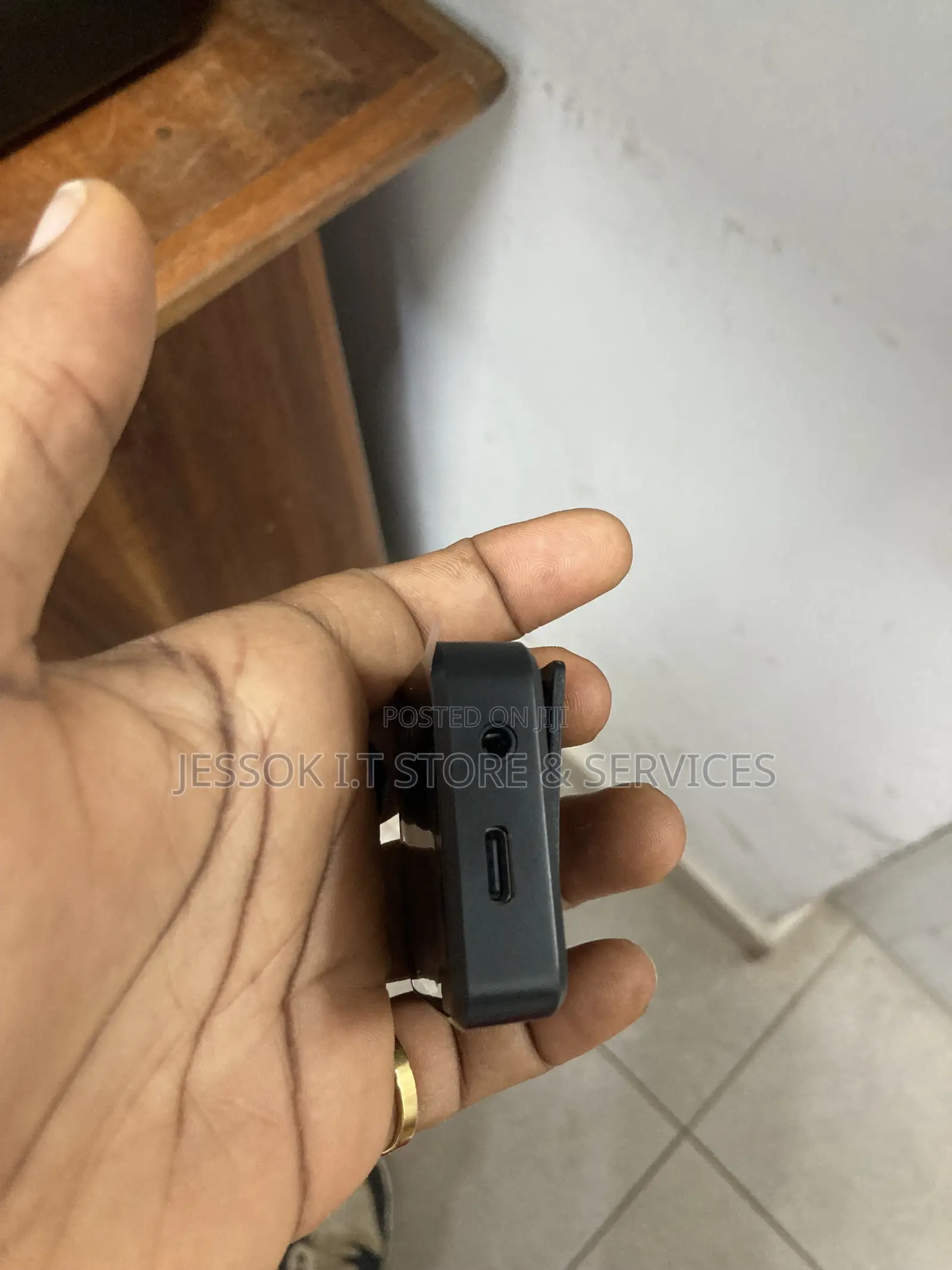 Qy66 Wireless Lavalier Microphone System