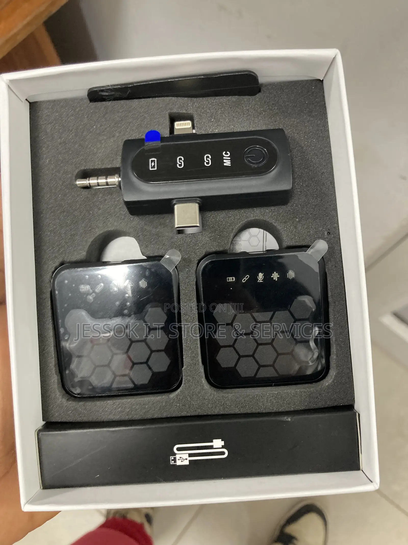 Qy66 Wireless Lavalier Microphone System