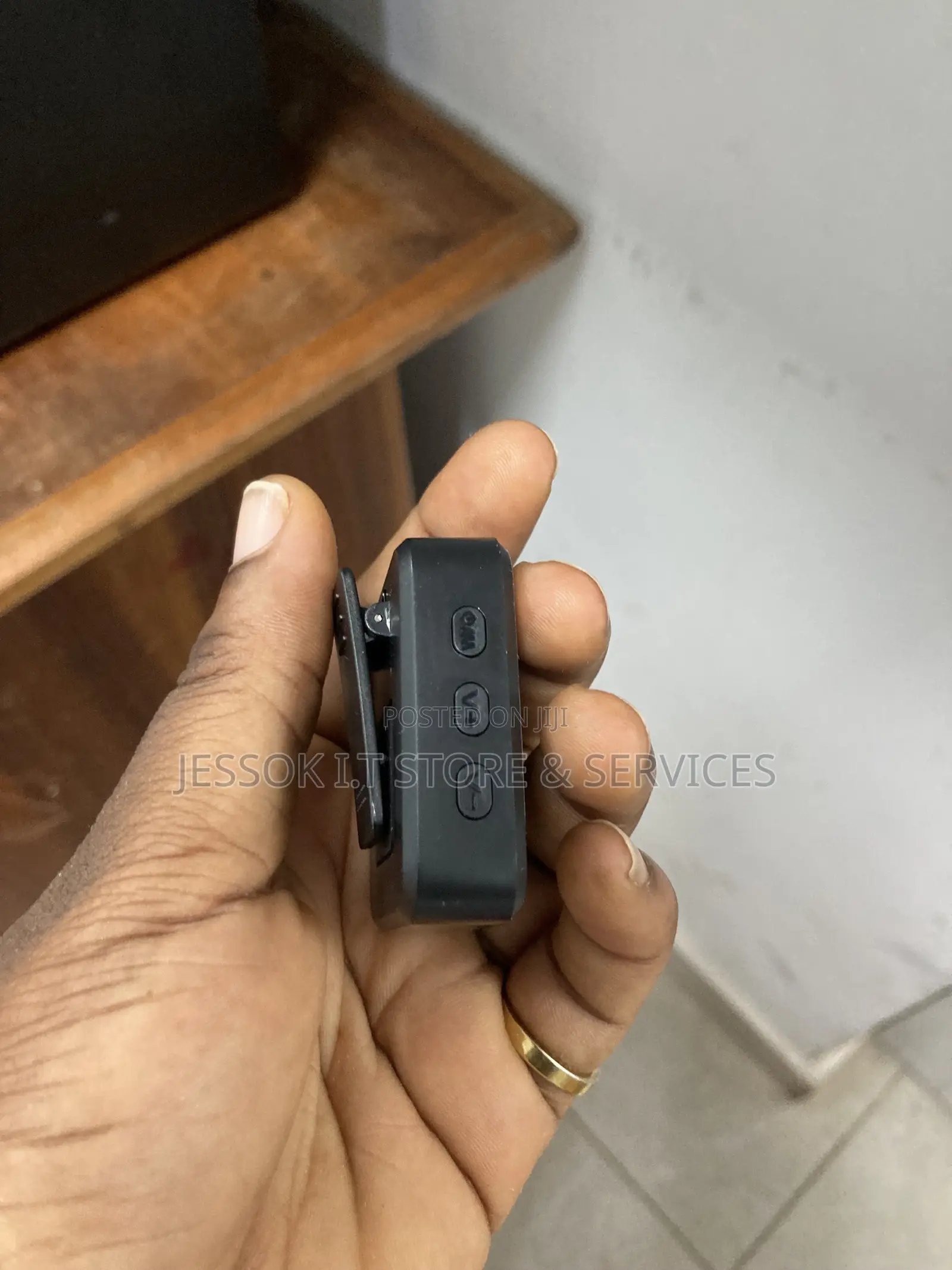 Qy66 Wireless Lavalier Microphone System