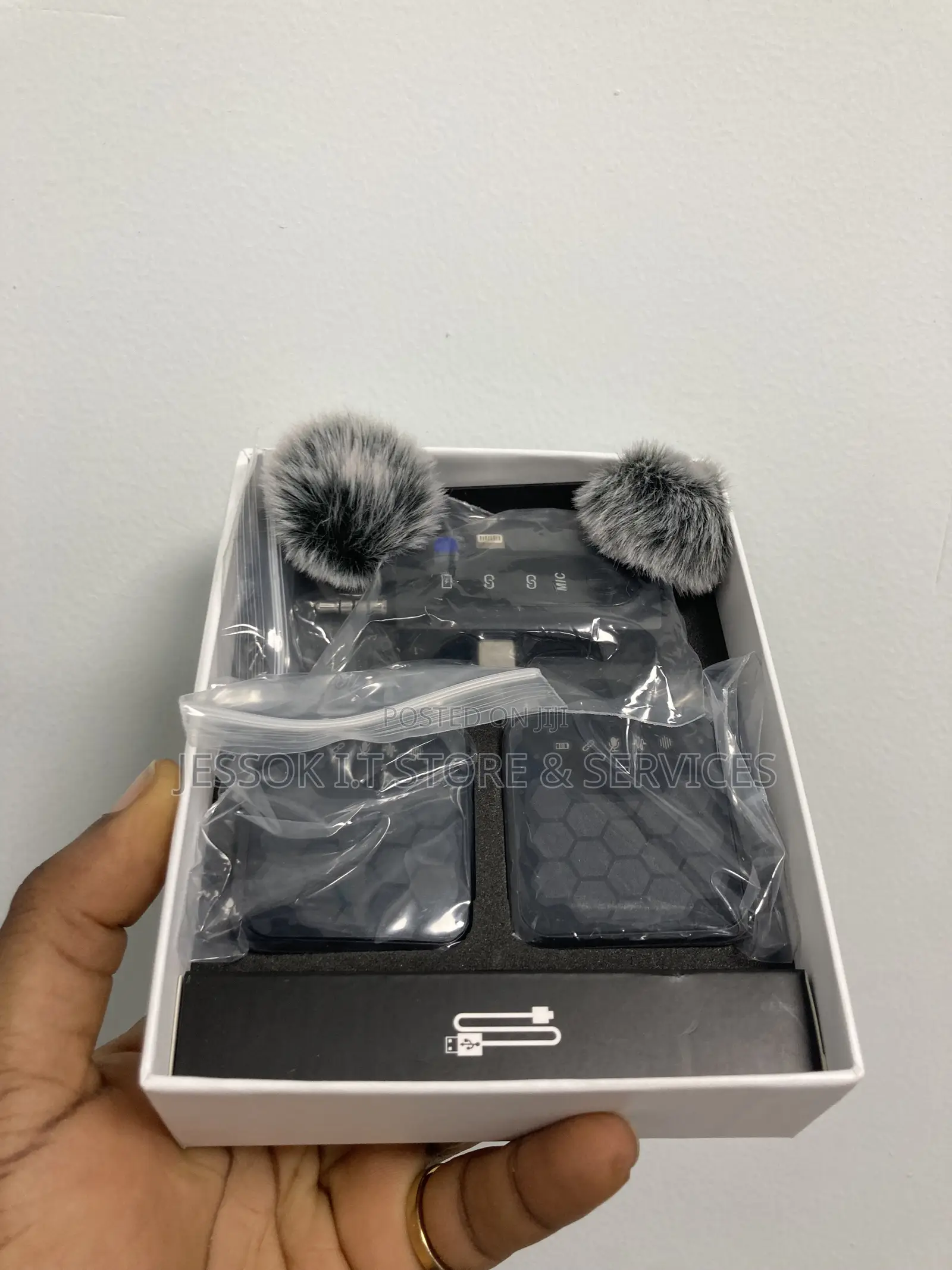 Qy66 Wireless Lavalier Microphone System