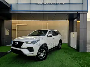Toyota Fortuner 2022 White