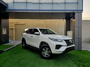 Toyota Fortuner 2022 White