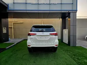 Toyota Fortuner 2022 White