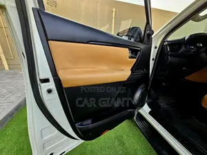 Toyota Fortuner 2022 White