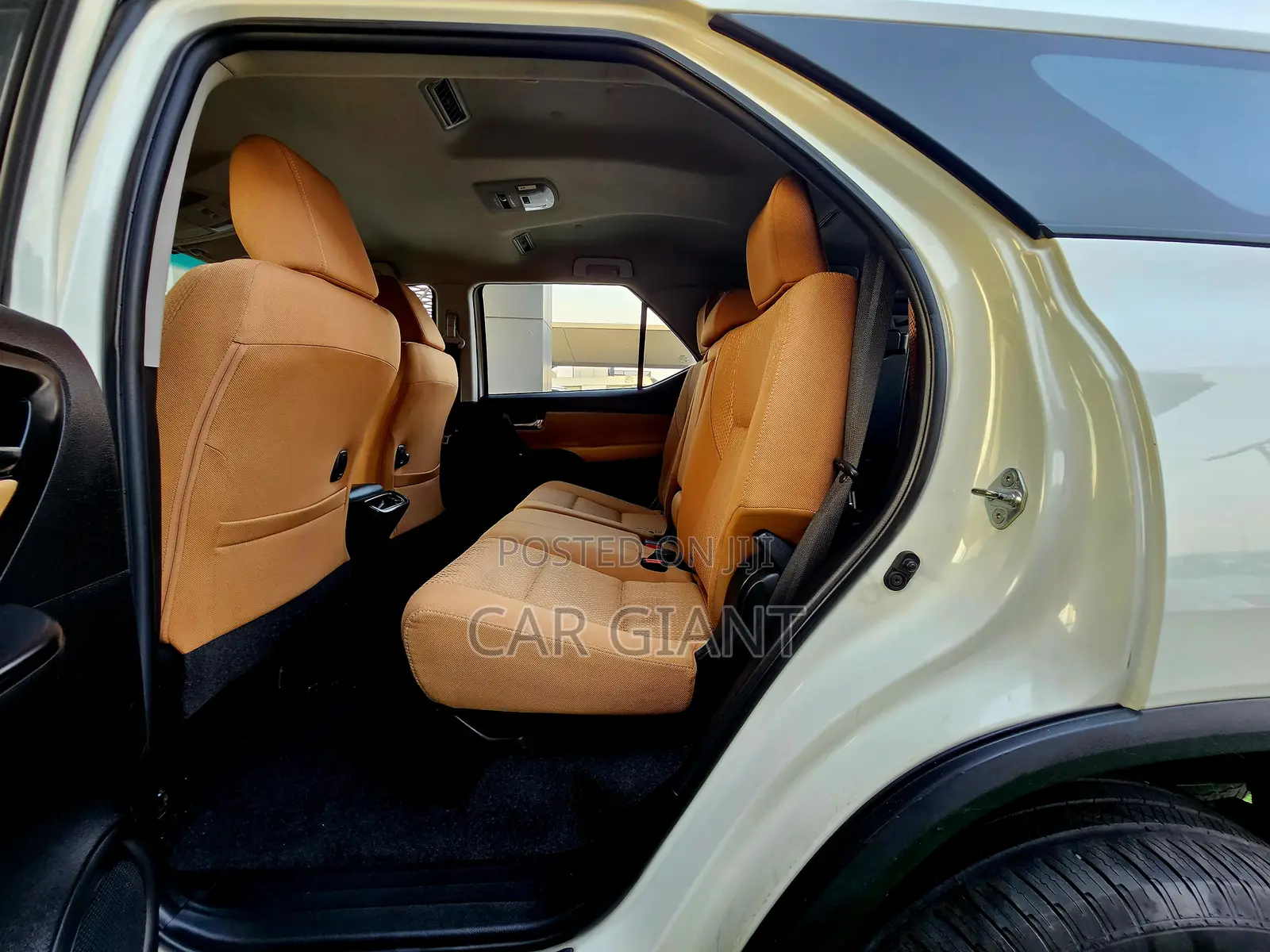 Toyota Fortuner 2022 White