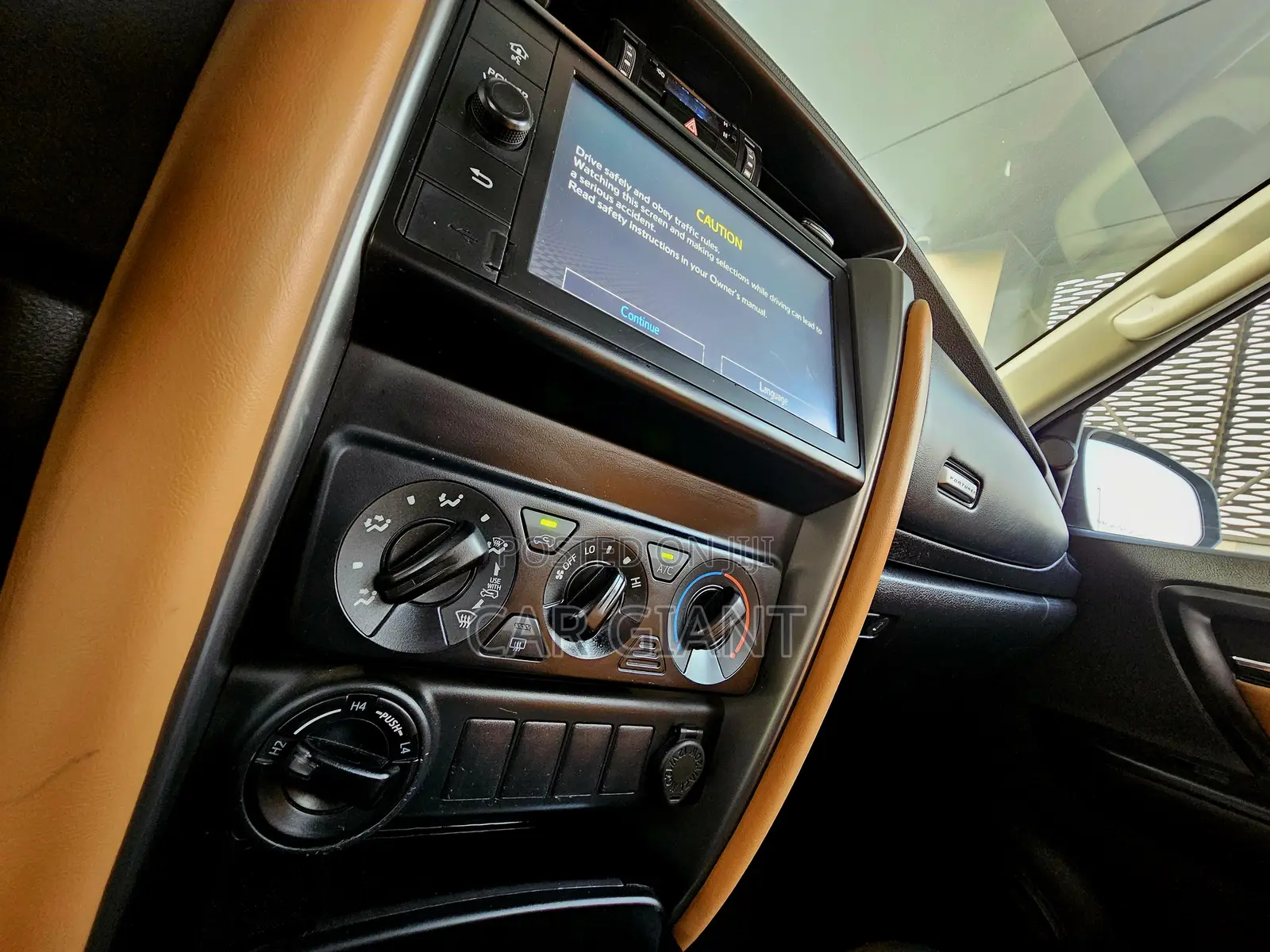 Toyota Fortuner 2022 White