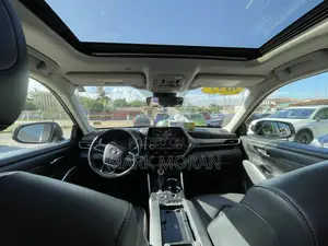 Toyota Highlander XLE 2022 Gray
