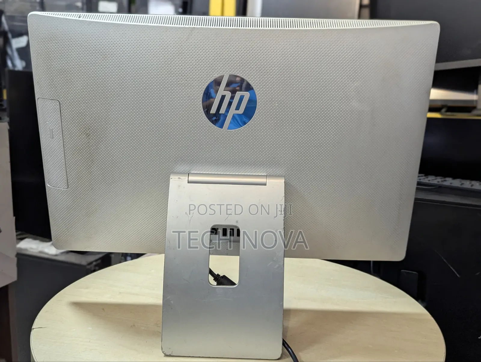 Desktop Computer HP Pavilion 24 8GB Intel Core i5 HDD 1T