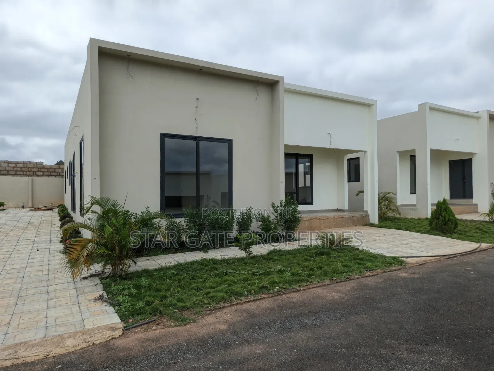 3bdrm House in Gated Estate Houses, Kumasi Metropolitan for sale