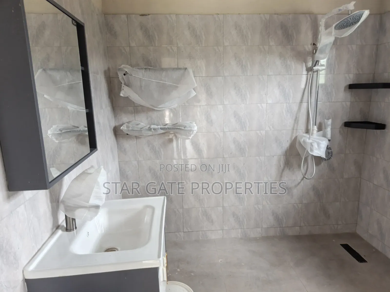 3bdrm House in Gated Estate Houses, Kumasi Metropolitan for sale