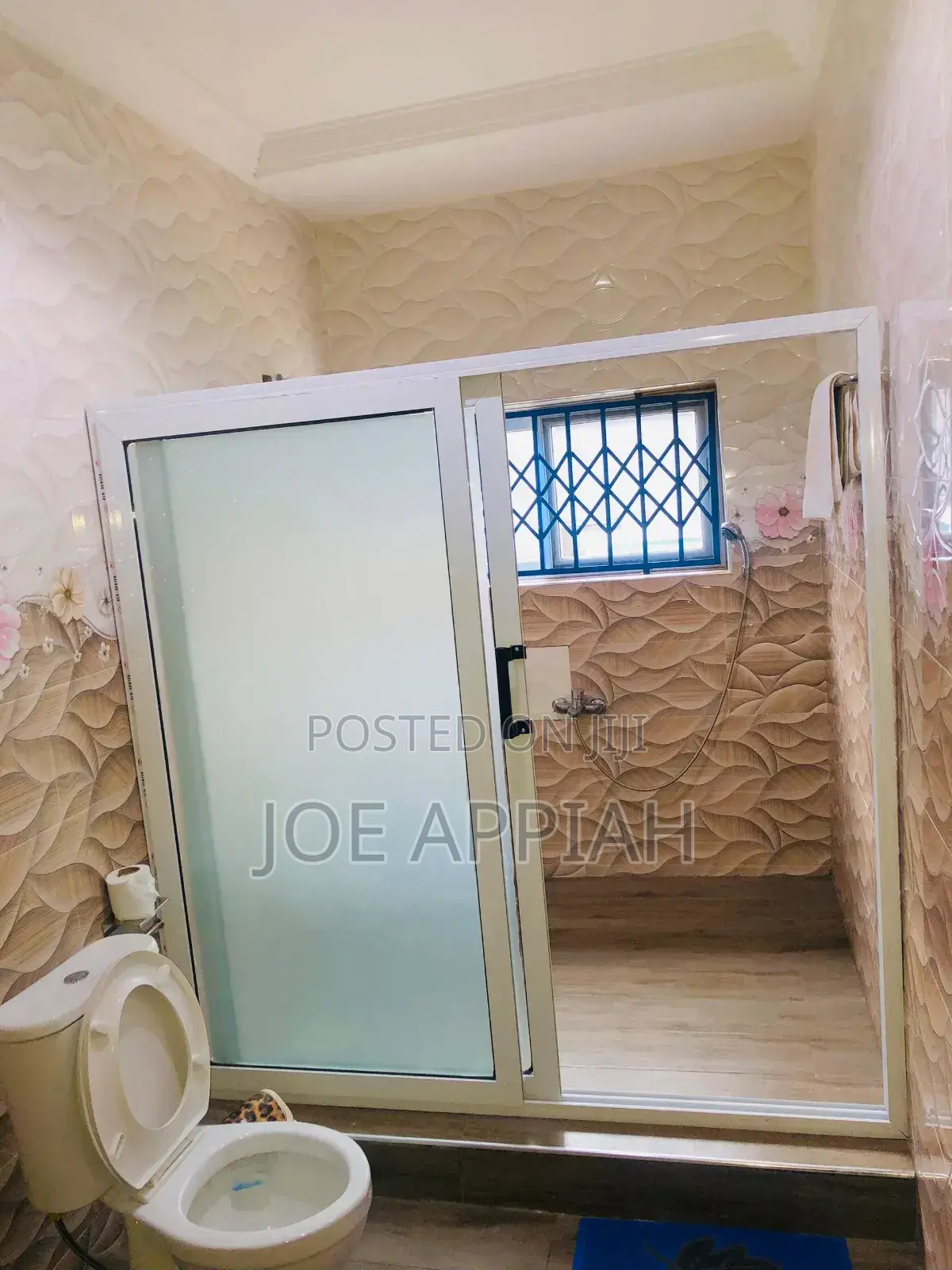 Daily Short Stay Furnished Rooms (Yaa Asantewaa Inn)