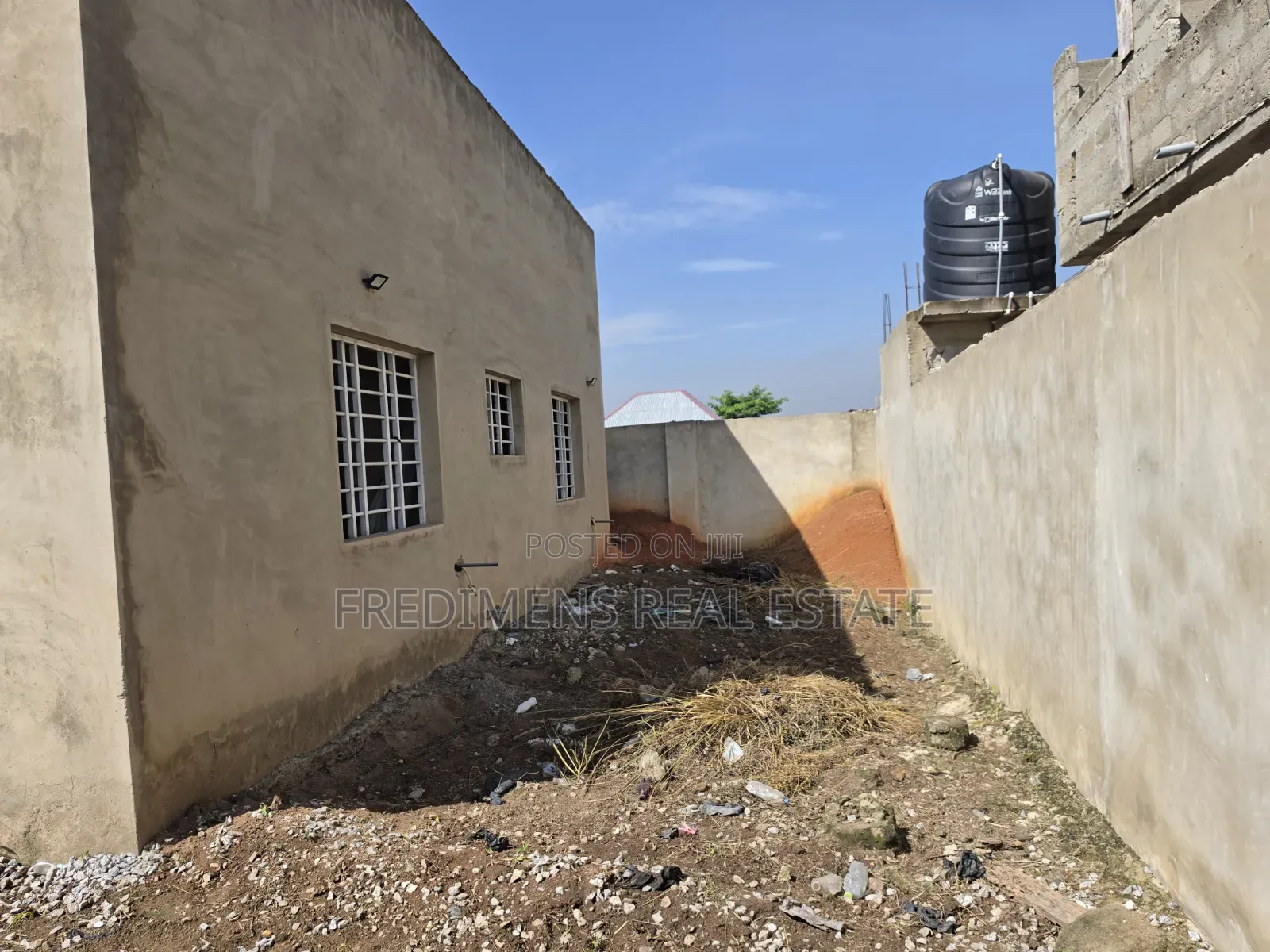 4bdrm Apartment in Fredimens Real, Afigya-Kwabre for sale