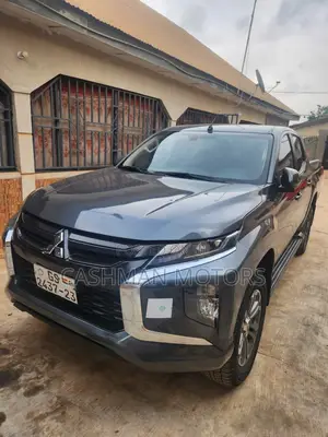 Mitsubishi L200 2023 Gray