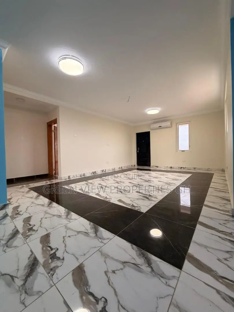 4bdrm Duplex in West Hills Mall Area for sale
