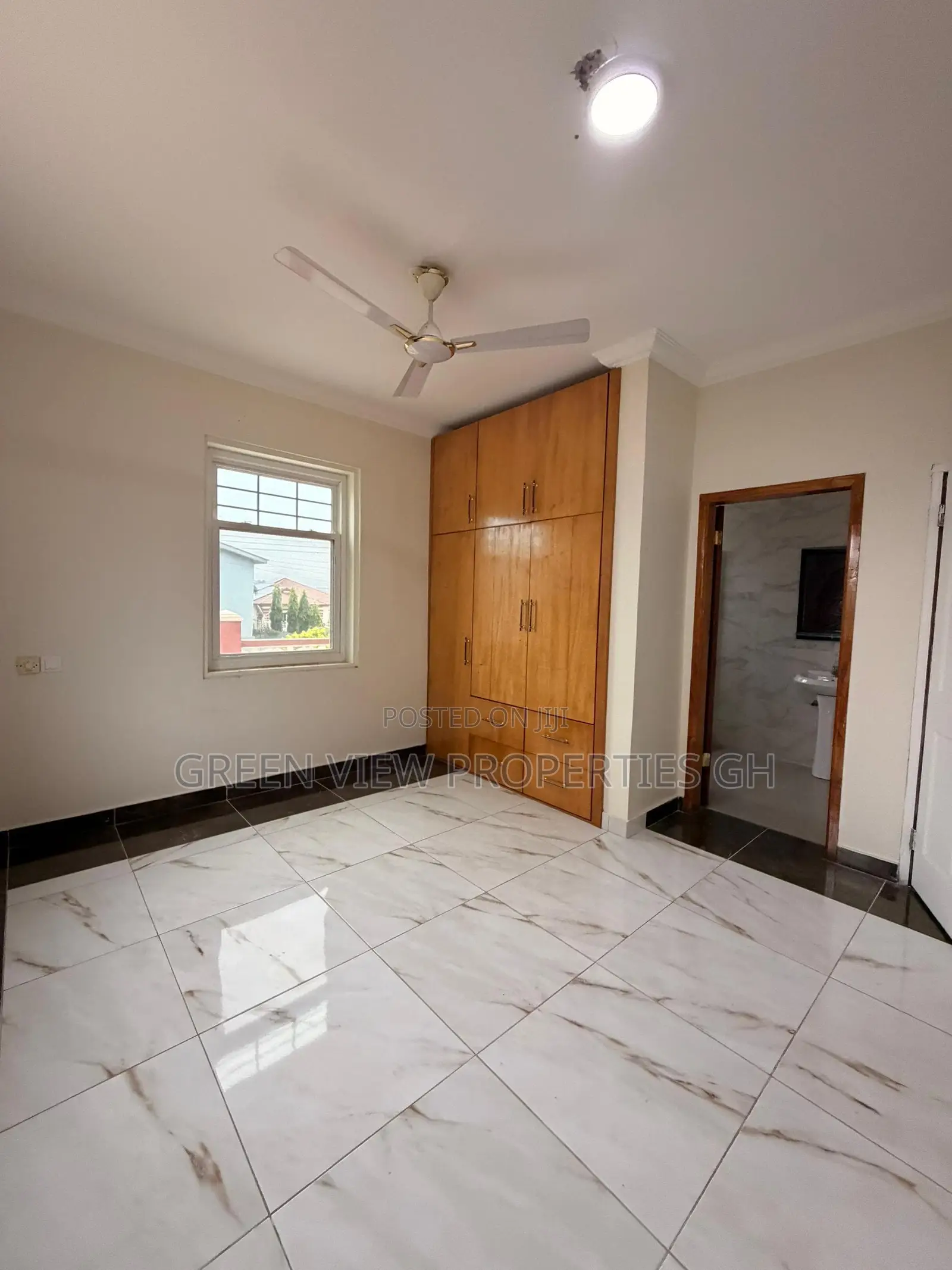 4bdrm Duplex in West Hills Mall Area for sale