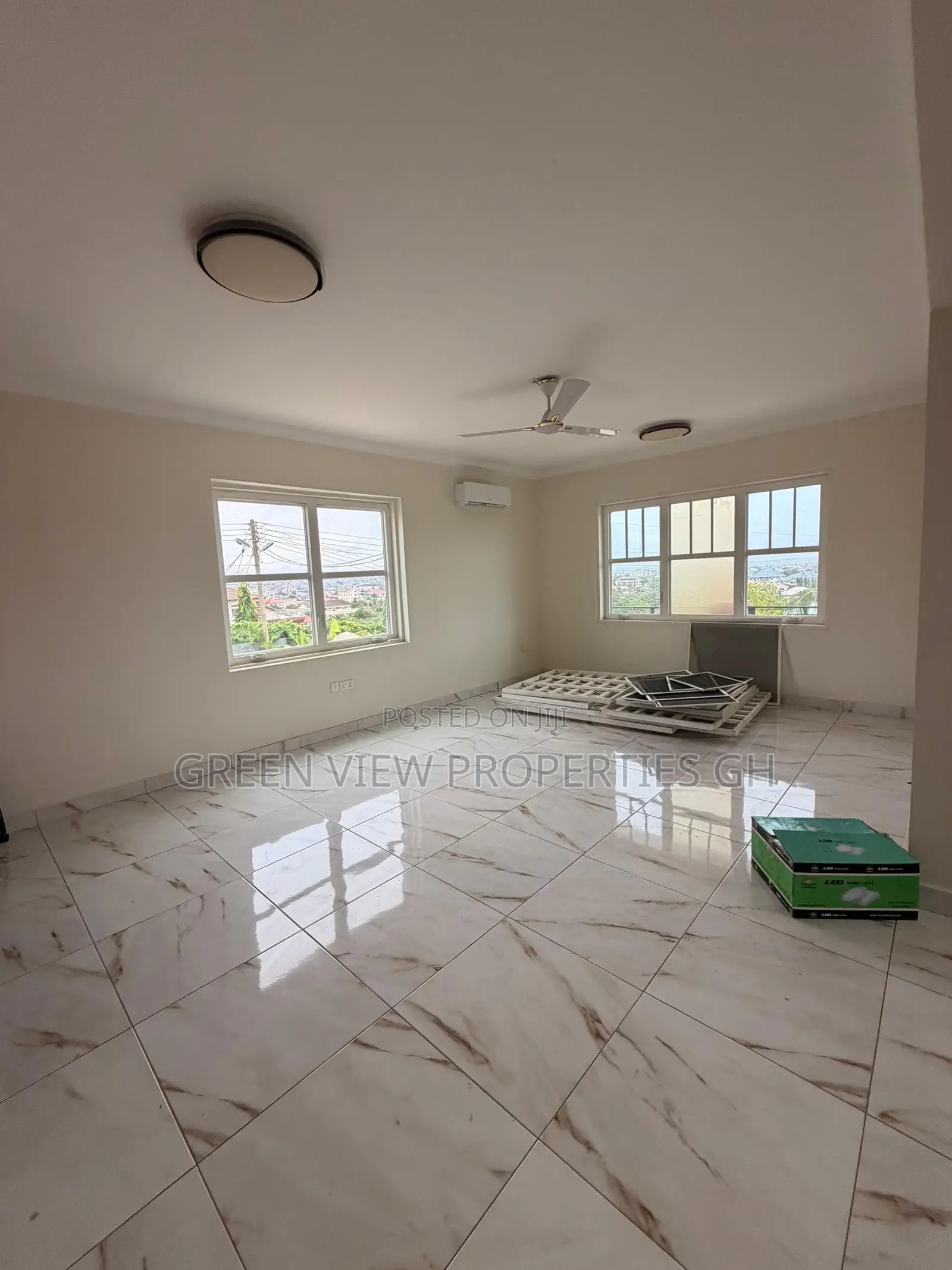 4bdrm Duplex in West Hills Mall Area for sale