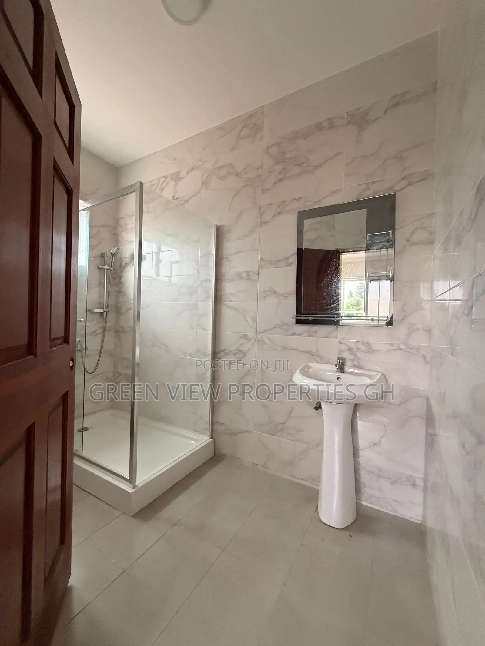 4bdrm Duplex in West Hills Mall Area for sale