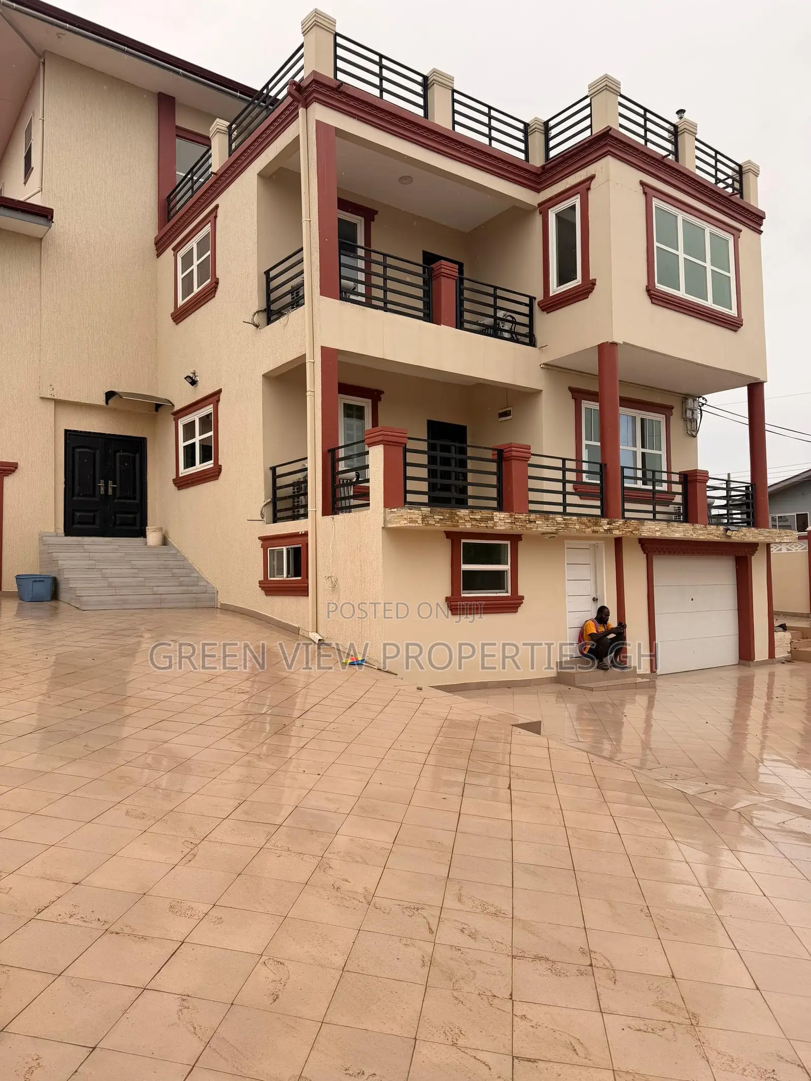 4bdrm Duplex in West Hills Mall Area for sale