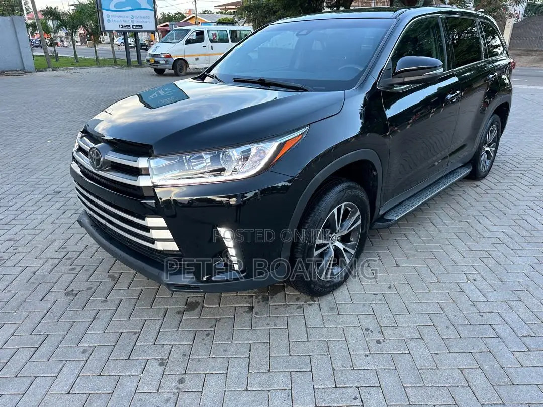 Toyota Highlander LE Plus 2019 Black