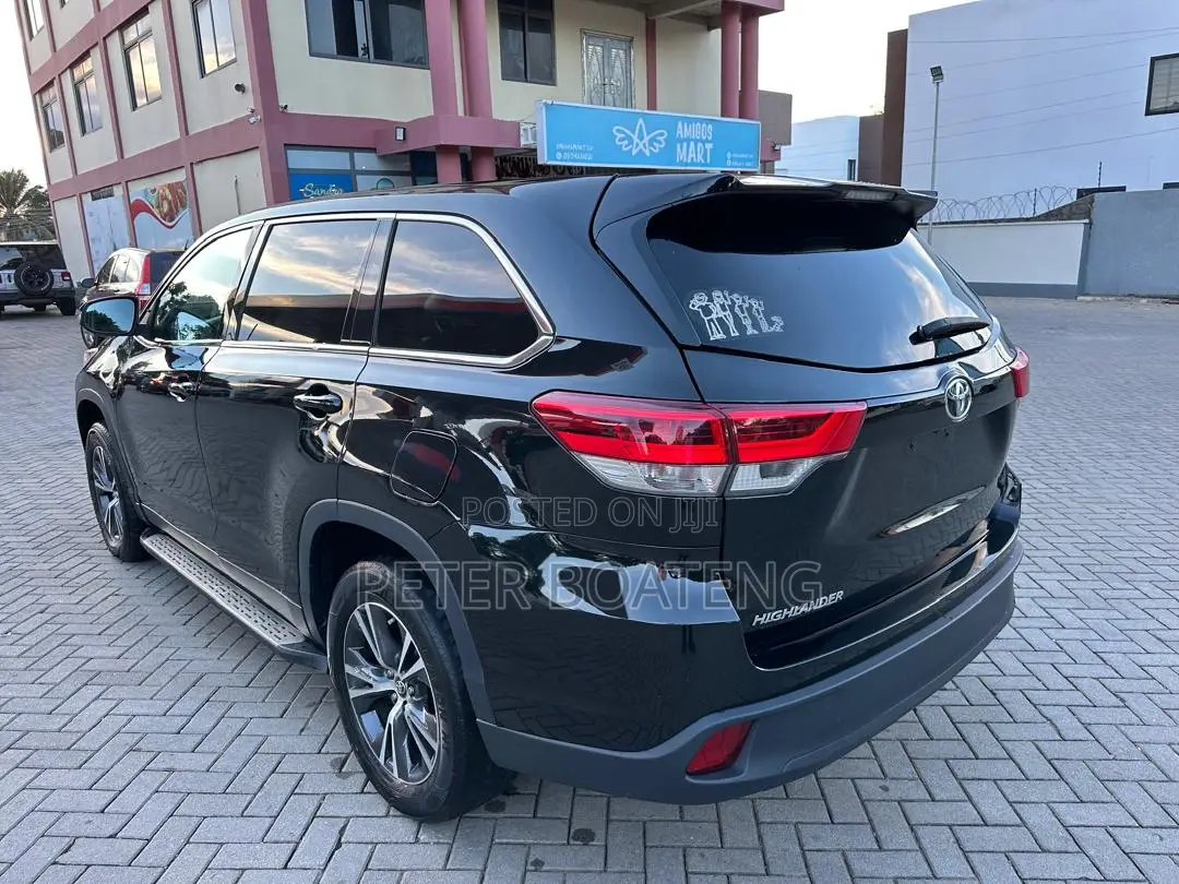 Toyota Highlander LE Plus 2019 Black