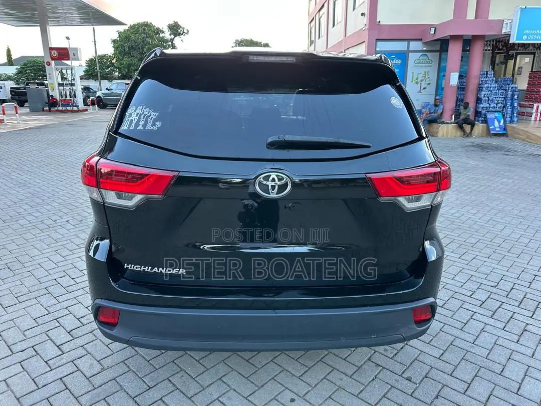 Toyota Highlander LE Plus 2019 Black