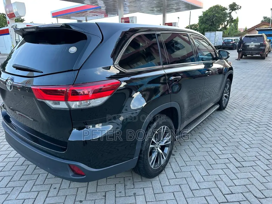 Toyota Highlander LE Plus 2019 Black