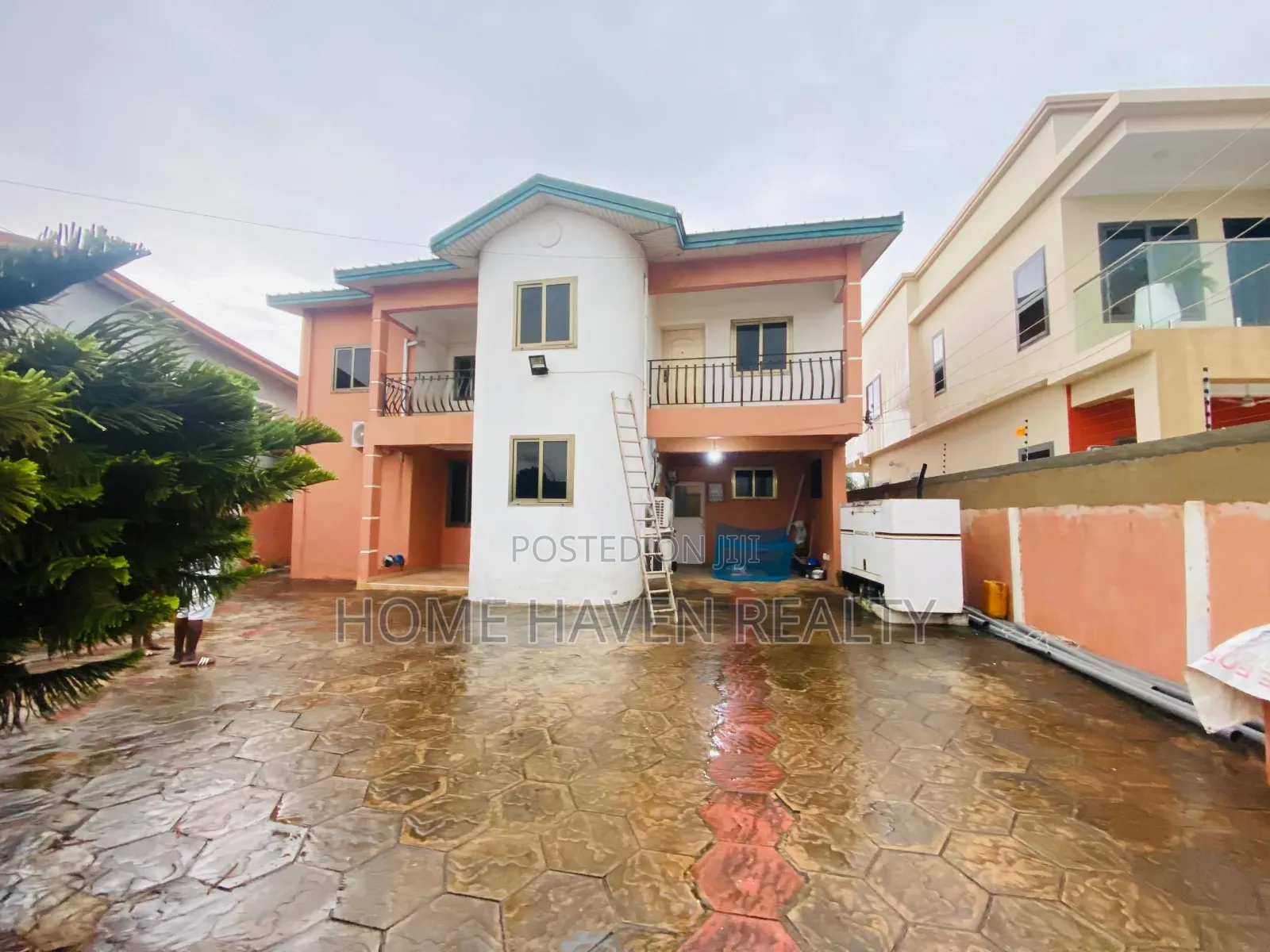 65/80 Old House Land for Sale at Dzorwulu