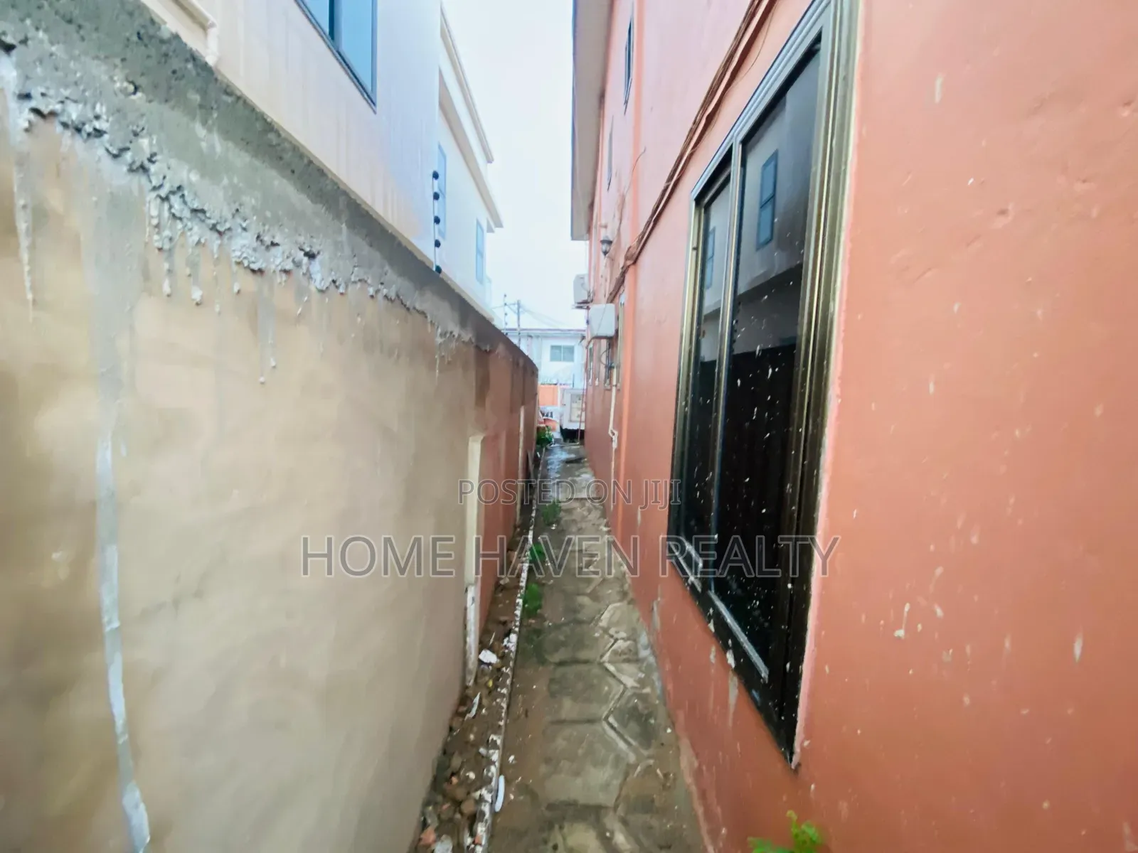 65/80 Old House Land for Sale at Dzorwulu