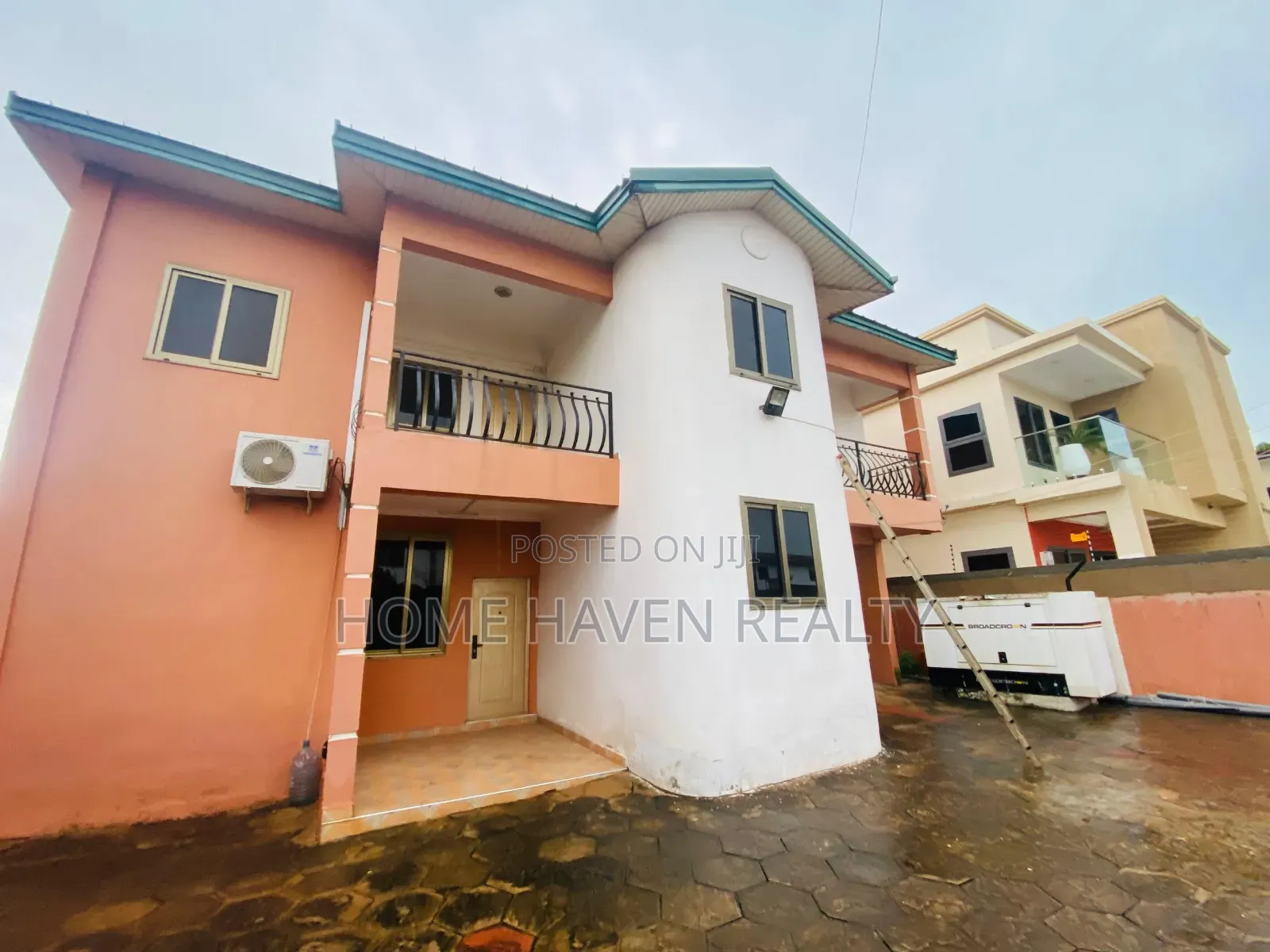 65/80 Old House Land for Sale at Dzorwulu