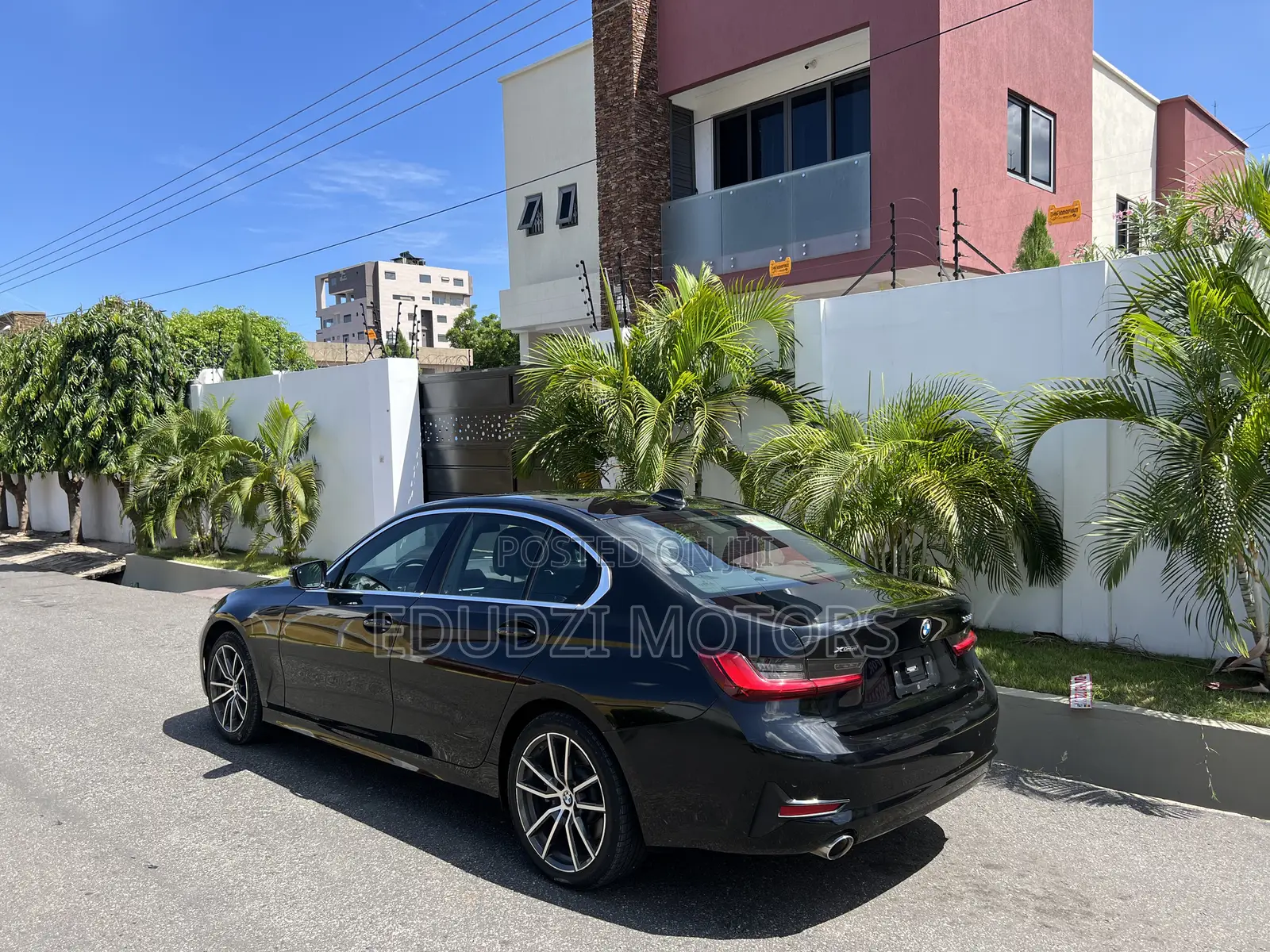 BMW 330i 2022 Black