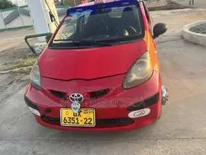 Toyota Aygo 1.0 3-Door 2010 Red