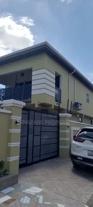 3bdrm House in 3 Junction, Amasaman for sale