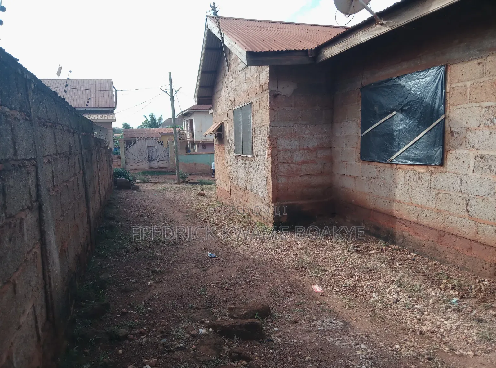 Business Land for Sale at Santasi Bofodu