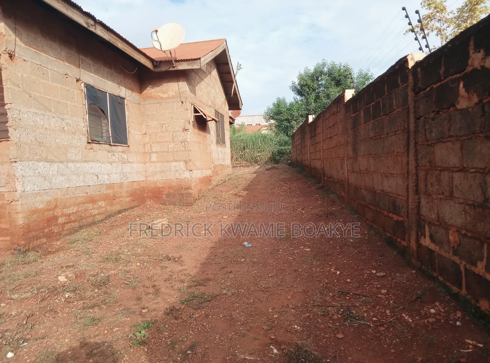Business Land for Sale at Santasi Bofodu