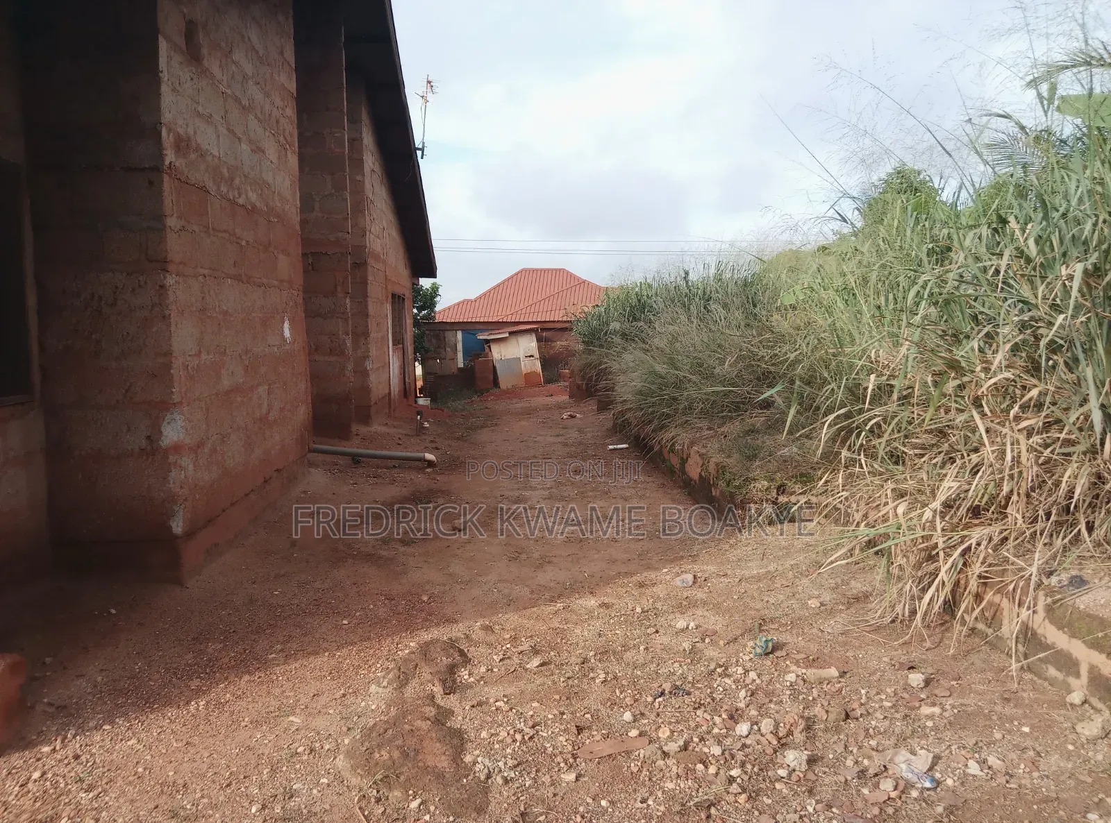 Business Land for Sale at Santasi Bofodu
