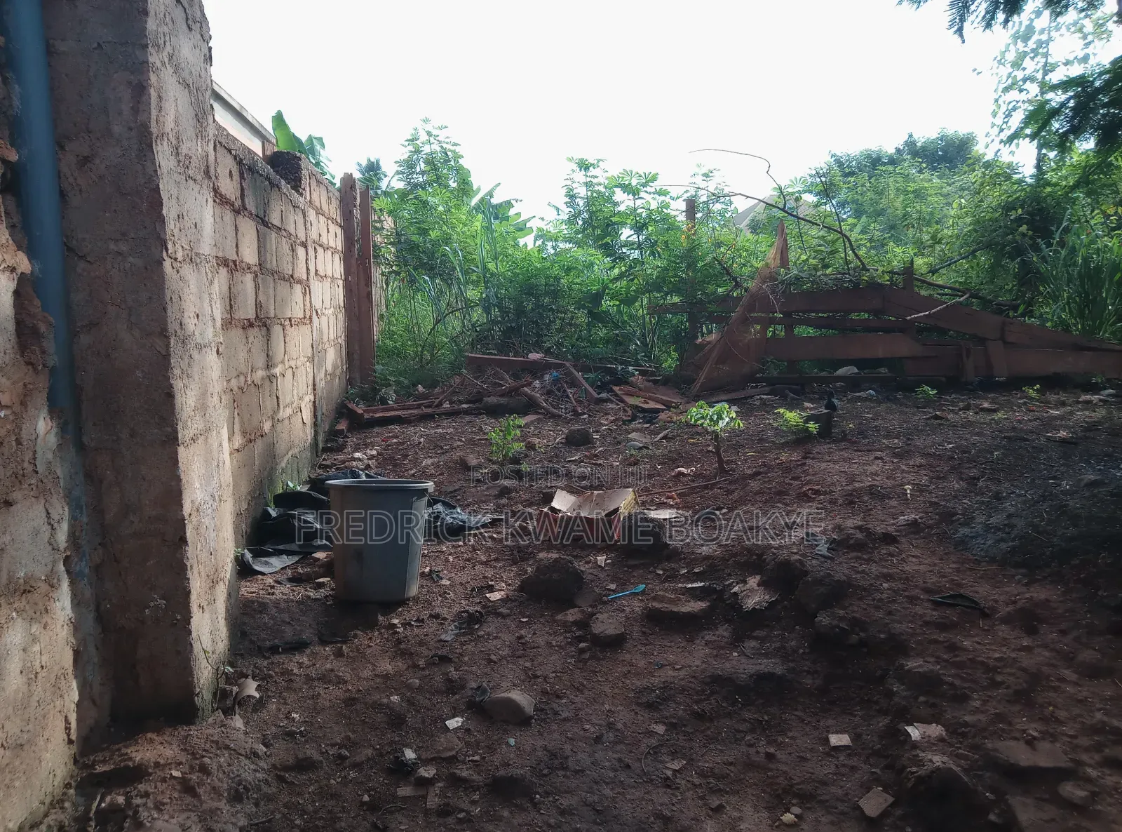 Business Land for Sale at Santasi Bofodu