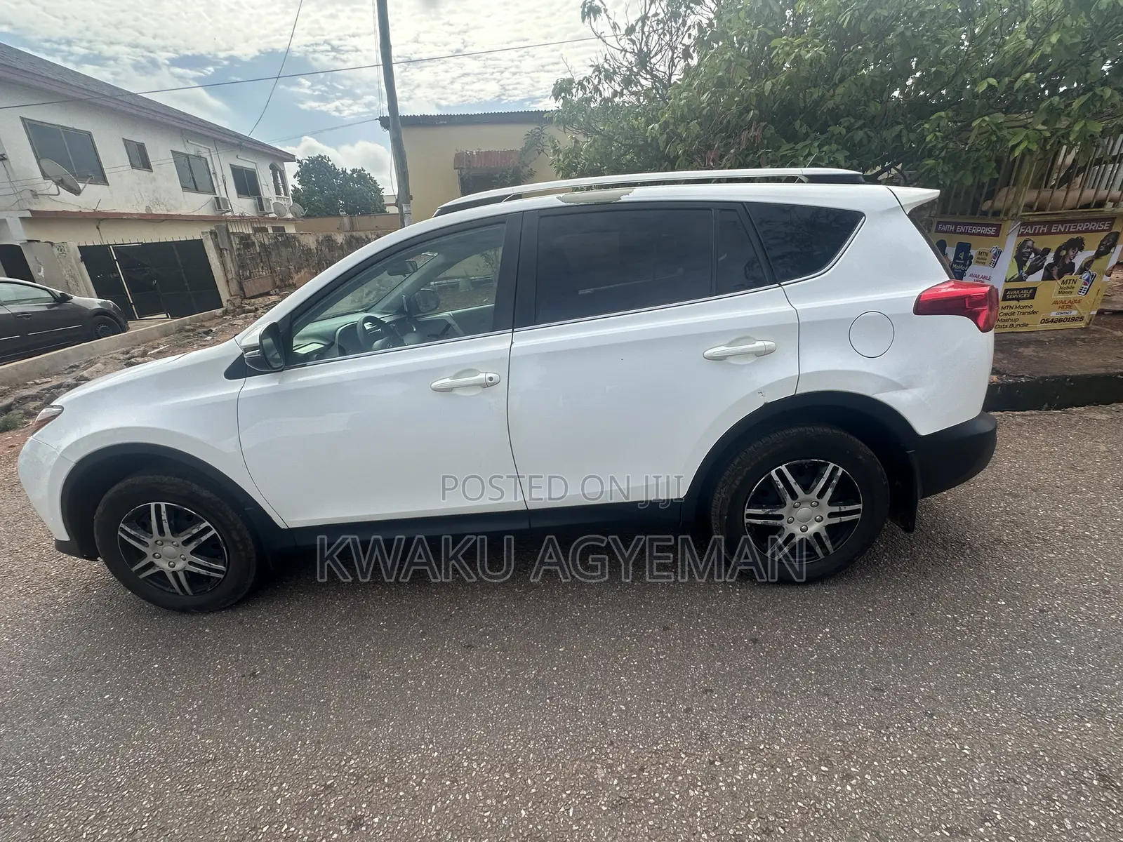 Toyota RAV4 LE 4dr SUV AWD (2.5L 4cyl 6A) 2015 White