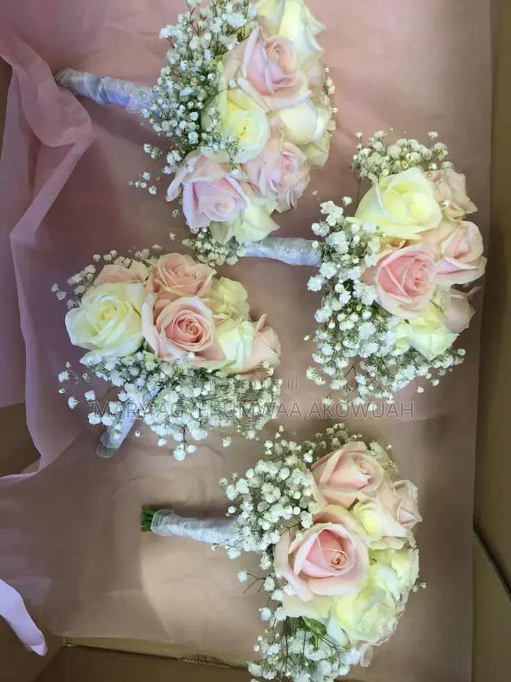 Bridal & Bridesmaids Bouquets & Corsages & Boutonnieres