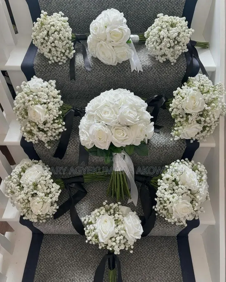 Bridal & Bridesmaids Bouquets & Corsages & Boutonnieres