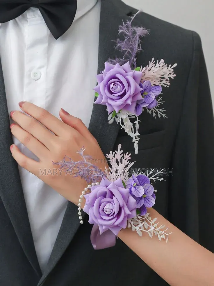 Bridal & Bridesmaids Bouquets & Corsages & Boutonnieres