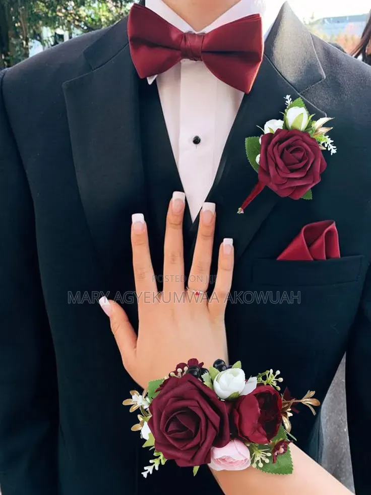 Bridal & Bridesmaids Bouquets & Corsages & Boutonnieres