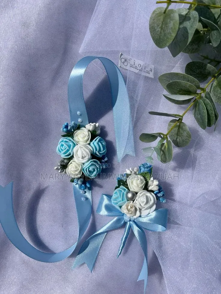 Bridal & Bridesmaids Bouquets & Corsages & Boutonnieres