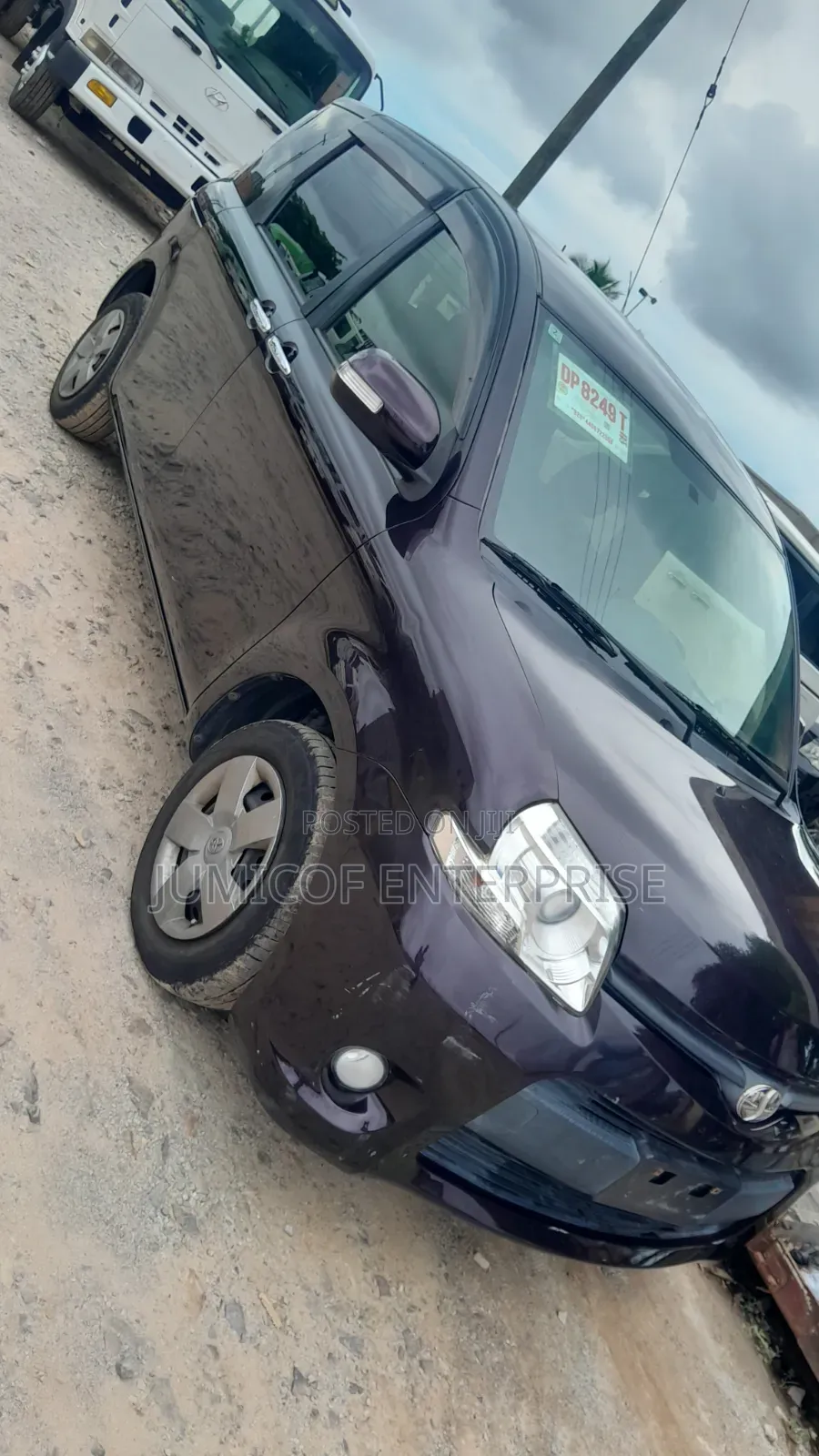 Toyota Sienta 2012