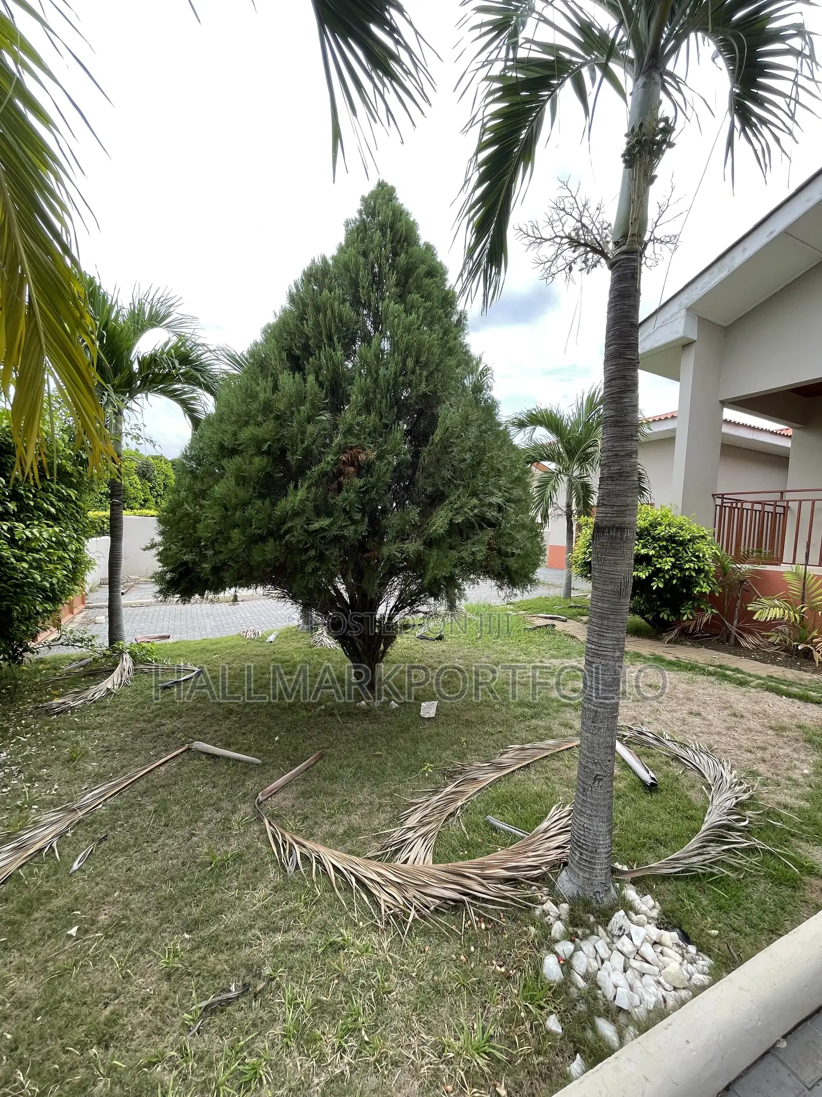 5bdrm House in Regimanuel Gray, Spintex for sale
