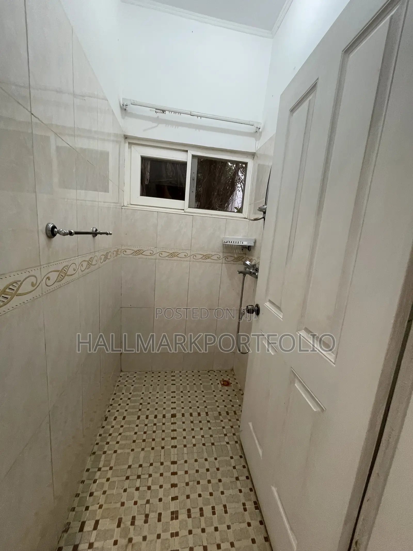 5bdrm House in Regimanuel Gray, Spintex for sale