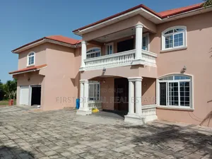 6 Bedroom for Sale on 4 Plot in Kasoa New Market