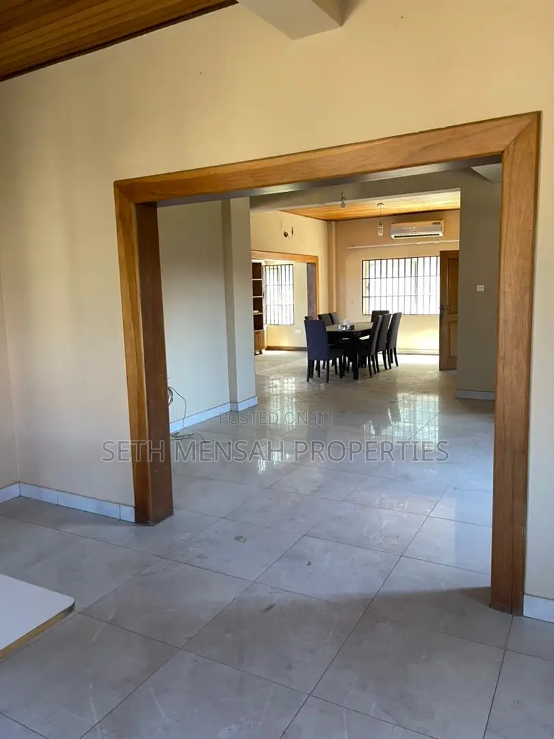 5bdrm House in 5 Bedroom House East, Ability for rent