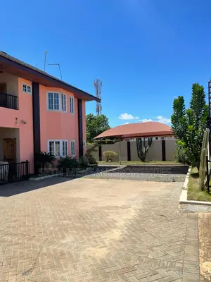 5bdrm House in 5 Bedroom House East, Ability for rent