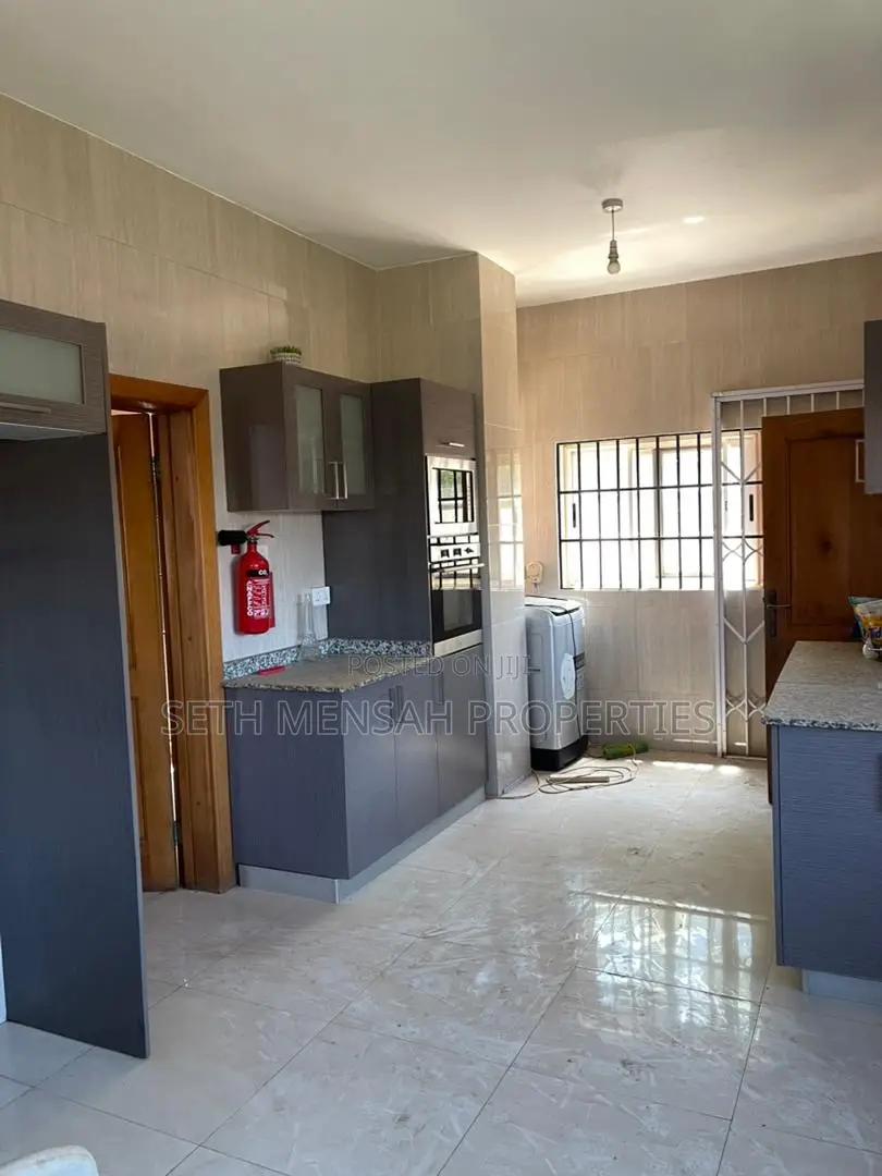 5bdrm House in 5 Bedroom House East, Ability for rent