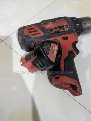 Milwaukee M12 12v Cordless Drill